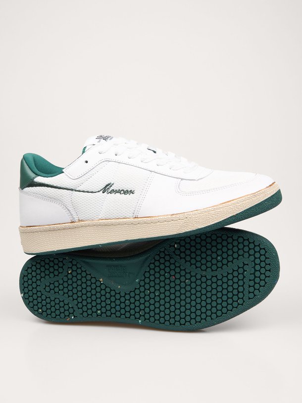 Ontdek de The Re-Tennis mesh sneakers van Mercer Amsterdam in de kleur donkergroen bij Orangebag. Op werkdagen voor 21:45 besteld, morgen in huis.