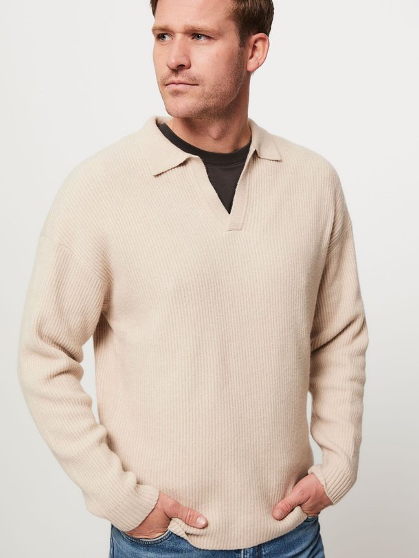 Ontdek de Rustino katoenmix rib trui van Drykorn in de kleur zand bij Orangebag. Op werkdagen voor 21:45 besteld, morgen in huis.