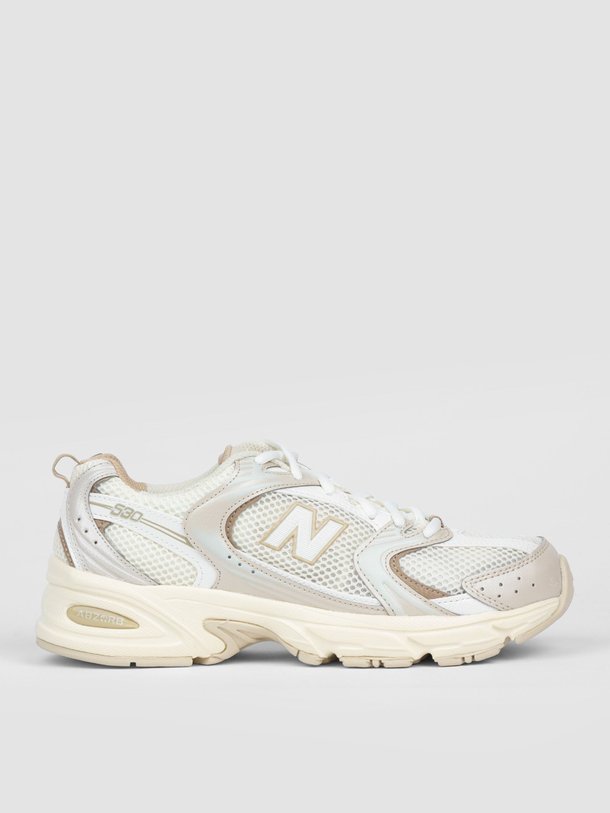 Ontdek de MR530 lederen sneakers met mesh van New Balance in de kleur ecru bij Orangebag. Op werkdagen voor 21:45 besteld, morgen in huis.