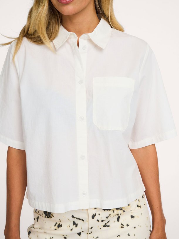 Ontdek de Vilbert organic cotton blouse van Modstrom in de kleur Off-white bij Orangebag. Op werkdagen voor 21:45 besteld, morgen in huis.