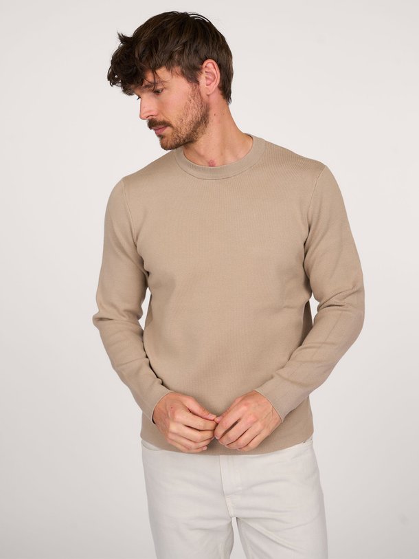 Ontdek de Gunan viscosemix super soft trui van Samsoe Samsoe in de kleur zand bij Orangebag. Op werkdagen voor 21:45 besteld, morgen in huis.