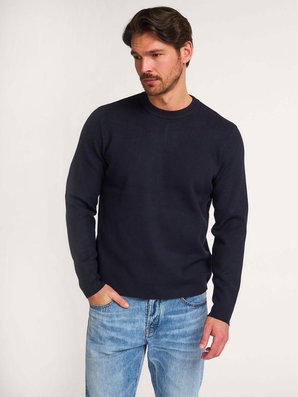 Samsoe Samsoe Gunan - Viscosemix Super Soft Trui - Donkerblauw Ontdek de Gunan viscosemix super soft trui van Samsoe Samsoe in de kleur donkerblauw bij Orangebag. Op werkdagen voor 21:45 besteld, morgen in huis.