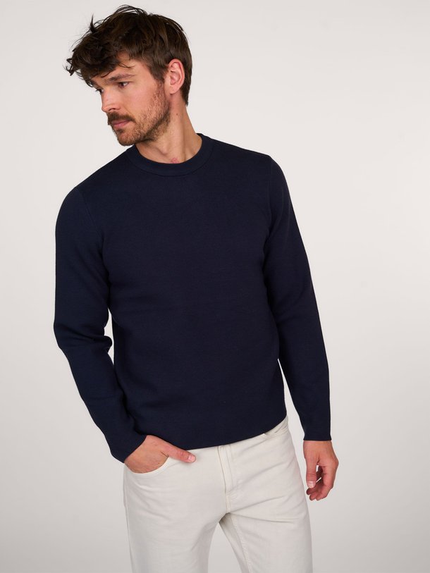 Ontdek de Gunan viscosemix super soft trui van Samsoe Samsoe in de kleur donkerblauw bij Orangebag. Op werkdagen voor 21:45 besteld, morgen in huis.