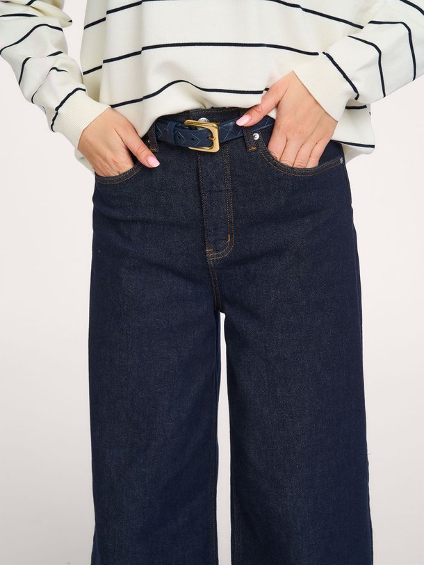 Ontdek de Mae high waist barrel fit stretch jeans van Gestuz in de kleur Donkerblauw bij Orangebag. Op werkdagen voor 21:45 besteld, morgen in huis.