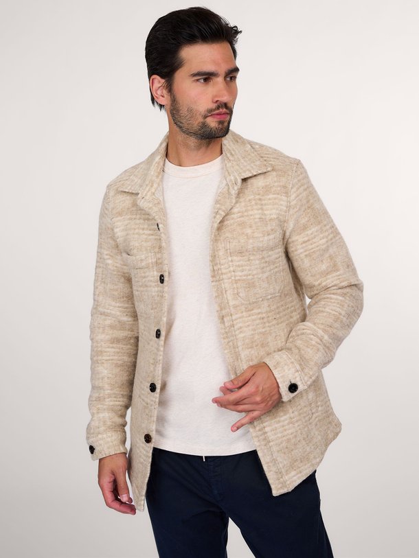 Ontdek de Wolmix geruit overshirt met structuur van Profuomo in de kleur zand bij Orangebag. Op werkdagen voor 21:45 besteld, morgen in huis.