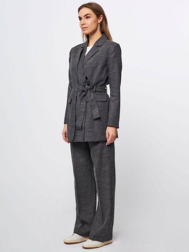 Ontdek de Tonnie viscosemix gemêleerde blazer van Copenhagen Muse in de kleur donkergrijs bij Orangebag. Op werkdagen voor 21:45 besteld, morgen in huis.