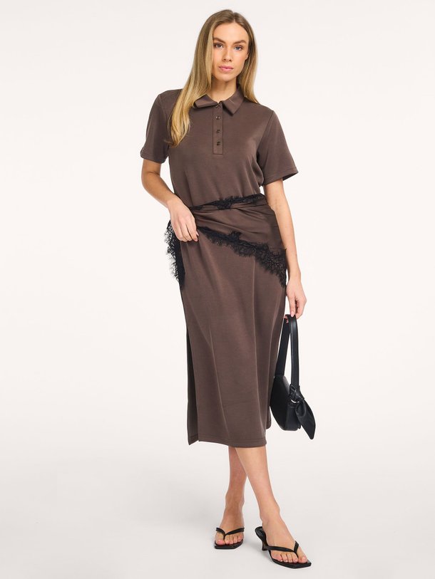 Ontdek de Helle viscosemix jersey jurk van My Essential Wardrobe in de kleur Bruin bij Orangebag. Op werkdagen voor 21:45 besteld, morgen in huis.