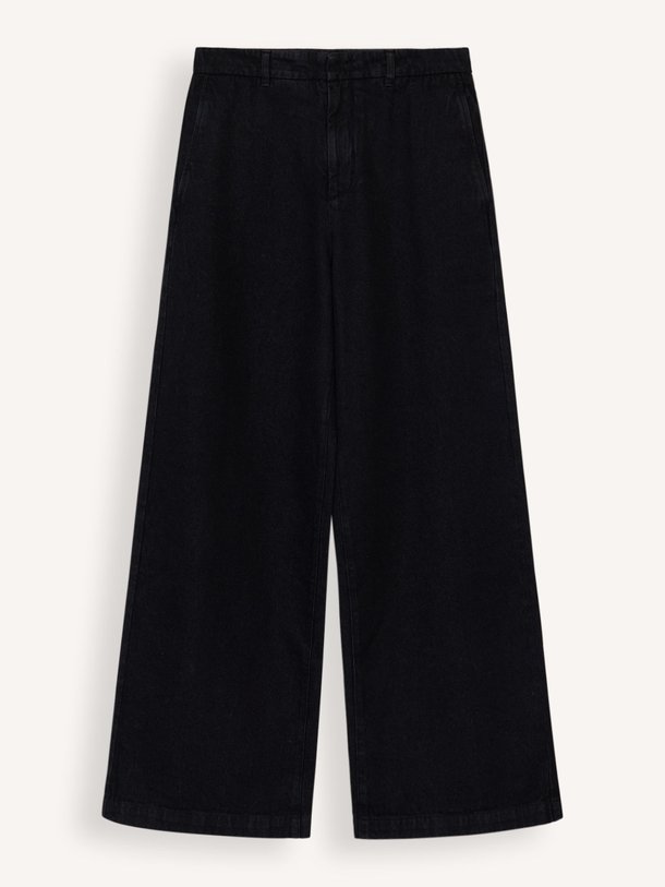 Ontdek de Liv mid waist loose fit jeans van Graumann in de kleur zwart bij Orangebag. Op werkdagen voor 21:45 besteld, morgen in huis.