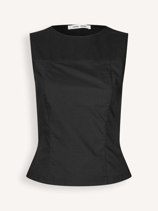 Ontdek de Sathea organic cotton top van Samsoe Samsoe in de kleur Zwart bij Orangebag. Op werkdagen voor 21:45 besteld, morgen in huis.