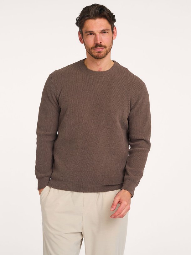 Ontdek de Danny ribgebreide trui van NN.07 in de kleur Bruin bij Orangebag. Op werkdagen voor 21:45 besteld, morgen in huis.