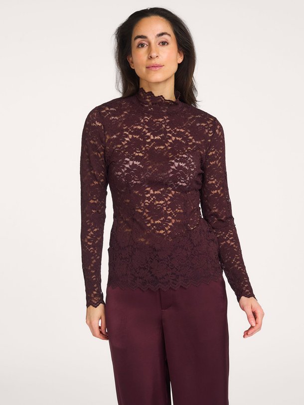 Ontdek de Liza geweven kanten top van Neo Noir in de kleur Bordeauxrood bij Orangebag. Op werkdagen voor 21:45 besteld, morgen in huis.