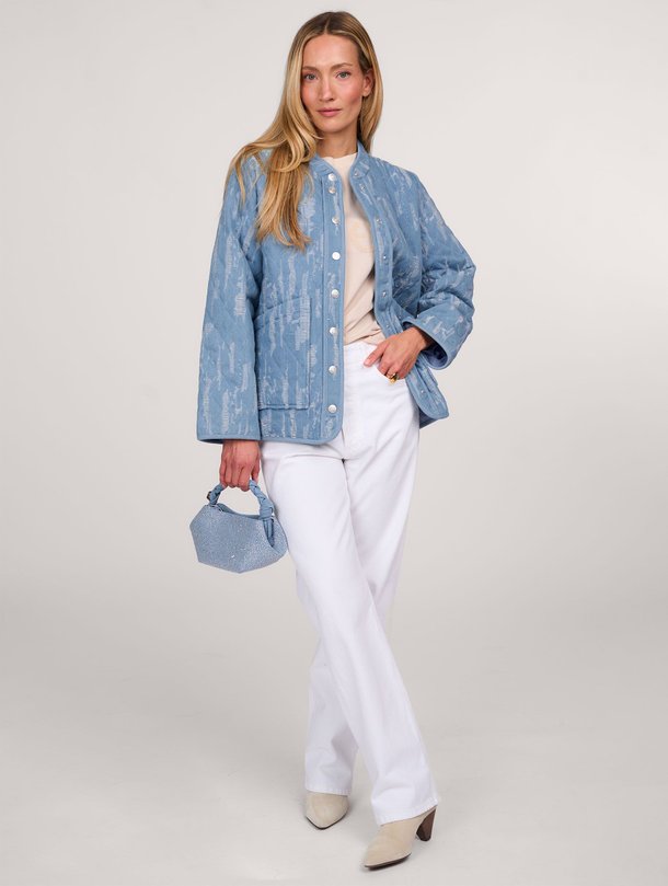 Ontdek de Rome katoenmix jasje met print van Lollys Laundry in de kleur blauw bij Orangebag. Op werkdagen voor 21:45 besteld, morgen in huis.