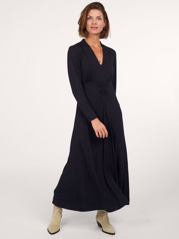 Ontdek de Zaon viscosemix jersey jurk van La Fee Maraboutee in de kleur zwart bij Orangebag. Op werkdagen voor 21:45 besteld, morgen in huis.