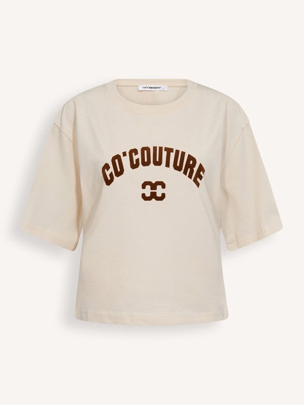 Ontdek de Zenga katoenen logo T-shirt van Co'Couture in de kleur Crème bij Orangebag. Op werkdagen voor 21:45 besteld, morgen in huis.