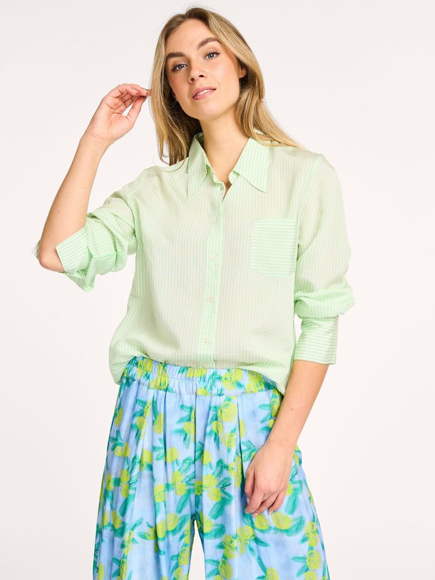 Ontdek de Filou viscosemix gestreepte blouse van Nathalie Vleeschouwer in de kleur lichtgroen bij Orangebag. Op werkdagen voor 21:45 besteld, morgen in huis.