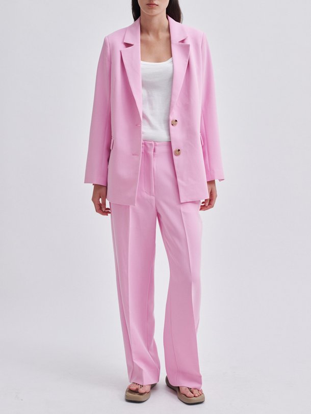 Ontdek de Evie viscosemix pantalon van Second Female in de kleur roze bij Orangebag. Op werkdagen voor 21:45 besteld, morgen in huis.