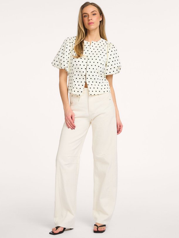 Ontdek de Anela geweven blouse van Neo Noir in de kleur Wit bij Orangebag. Op werkdagen voor 21:45 besteld, morgen in huis.