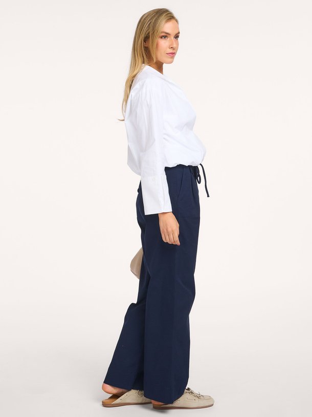 Ontdek de Katoenmix broek van Yaya in de kleur Donkerblauw bij Orangebag. Op werkdagen voor 21:45 besteld, morgen in huis.