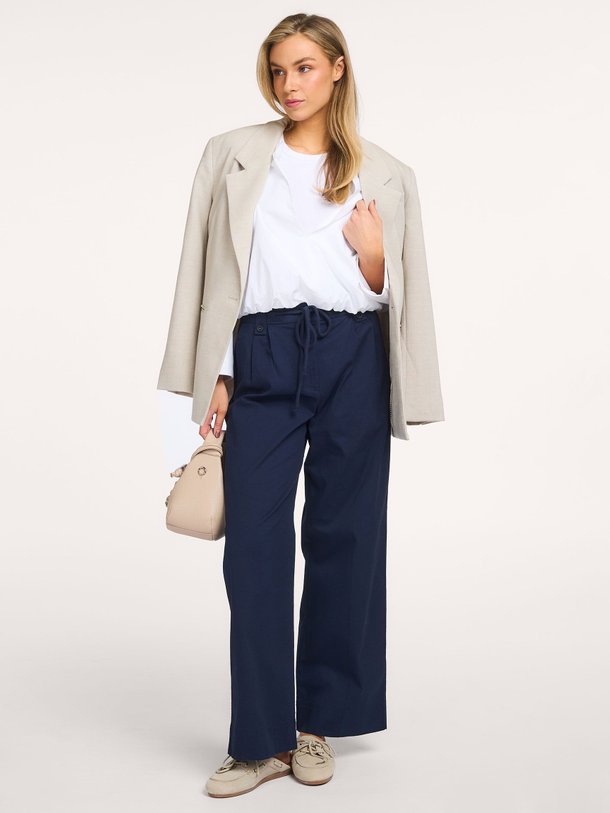 Ontdek de Katoenmix broek van Yaya in de kleur Donkerblauw bij Orangebag. Op werkdagen voor 21:45 besteld, morgen in huis.