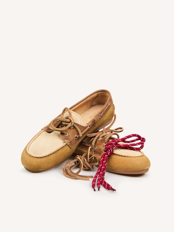 Ontdek de Suède loafers van Posa in de kleur Lichtbruin bij Orangebag. Op werkdagen voor 21:45 besteld, morgen in huis.