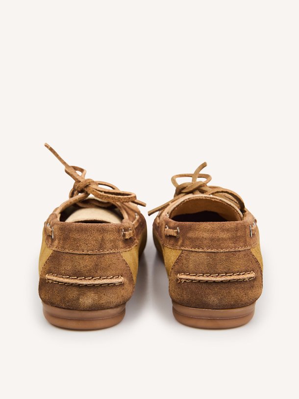 Ontdek de Suède loafers van Posa in de kleur Lichtbruin bij Orangebag. Op werkdagen voor 21:45 besteld, morgen in huis.