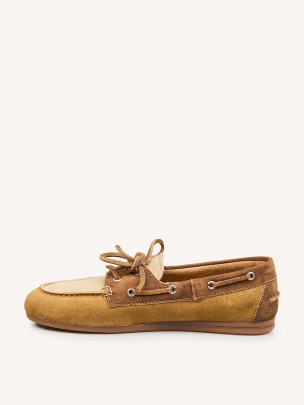 Ontdek de Suède loafers van Posa in de kleur Lichtbruin bij Orangebag. Op werkdagen voor 21:45 besteld, morgen in huis.
