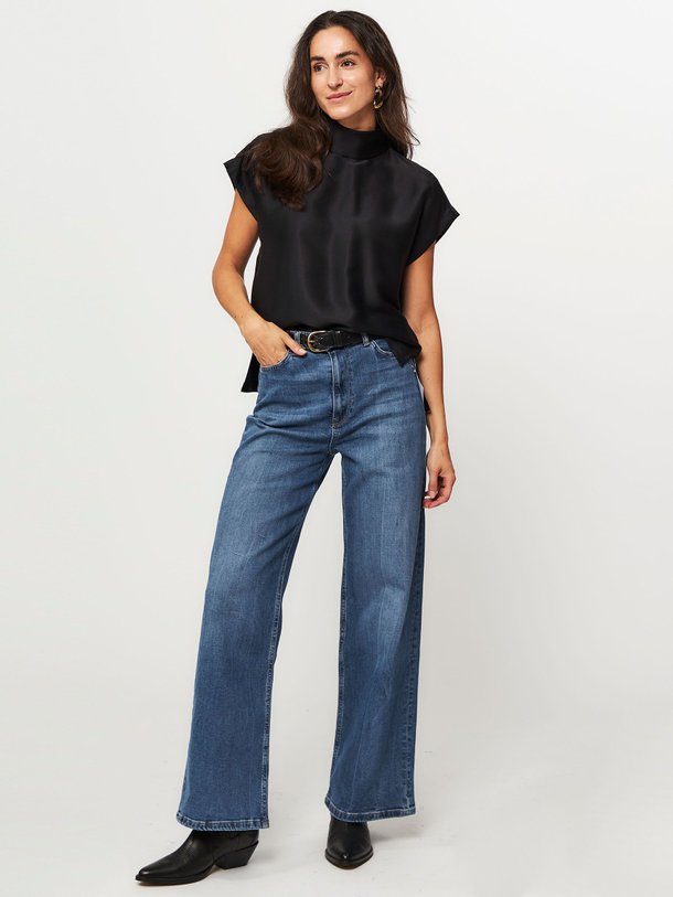 Ontdek de Lina high waist loose fit jeans van By-Bar in de kleur blauw bij Orangebag. Op werkdagen voor 21:45 besteld, morgen in huis.