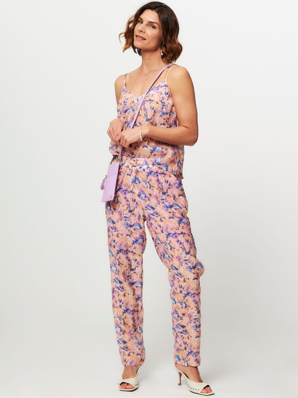 Ontdek de Leoni lyocellmix broek met print van Dante 6 in de kleur oranje bij Orangebag. Op werkdagen voor 21:45 besteld, morgen in huis.