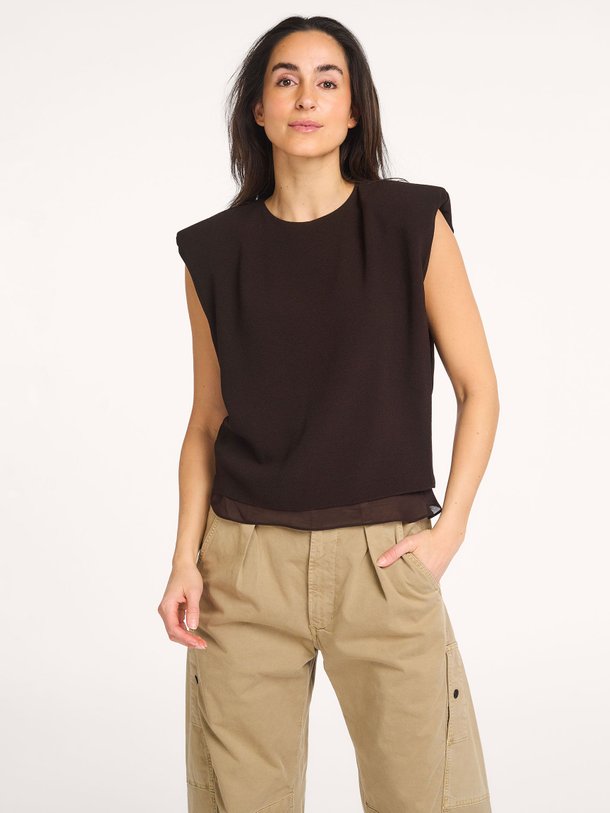 Ontdek de Lucie geweven top van Rotate Birger Christensen in de kleur Donkerbruin bij Orangebag. Op werkdagen voor 21:45 besteld, morgen in huis.