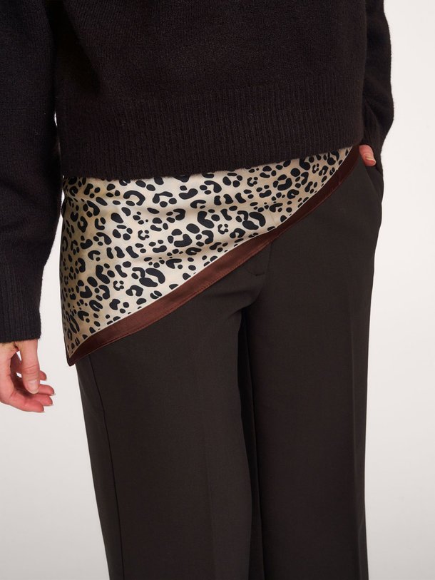 Ontdek de Tammo geweven sjaal met print van Co'Couture in de kleur Bruin bij Orangebag. Op werkdagen voor 21:45 besteld, morgen in huis.