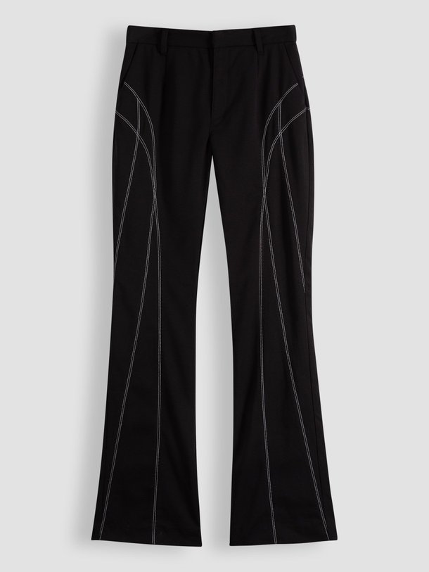 Ontdek de Acura viscosemix flared broek van Gestuz in de kleur zwart bij Orangebag. Op werkdagen voor 21:45 besteld, morgen in huis.