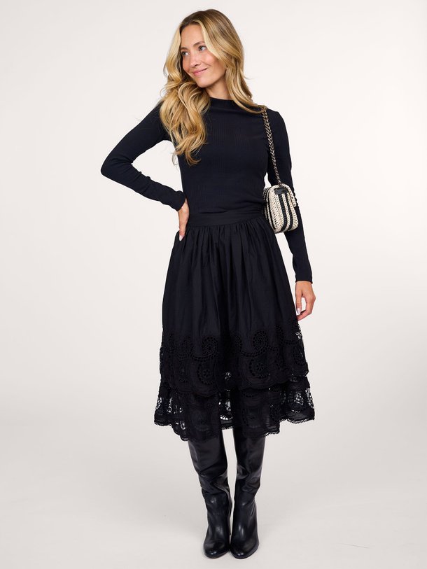 Ontdek de Drea katoenen A-lijn rok met broderie van Sea New York in de kleur zwart bij Orangebag. Op werkdagen voor 21:45 besteld, morgen in huis.