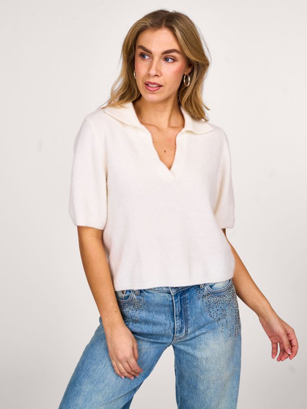 Ontdek de Alpha alpacamix polo trui van Gestuz in de kleur off-white bij Orangebag. Op werkdagen voor 21:45 besteld, morgen in huis.