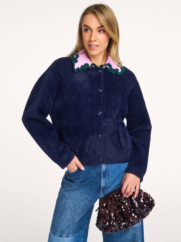 Ontdek de Jardener gebreid vest van Essentiel Antwerp in de kleur Donkerblauw bij Orangebag. Op werkdagen voor 21:45 besteld, morgen in huis.