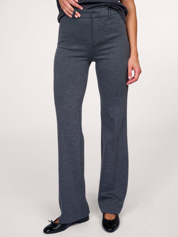 Ontdek de Bet viscosemix pantalon van Drykorn in de kleur grijs bij Orangebag. Op werkdagen voor 21:45 besteld, morgen in huis.