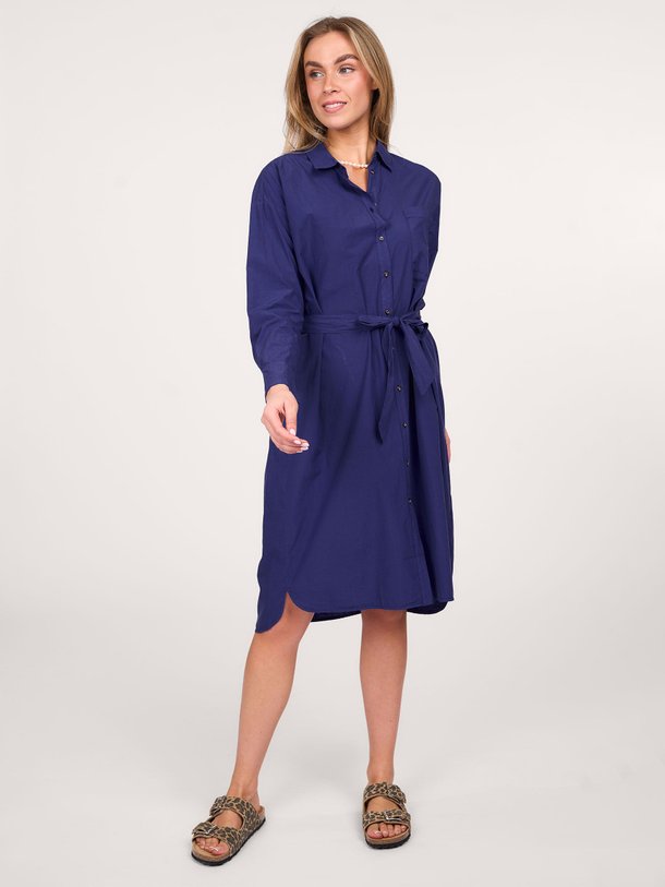 Ontdek de Tilda katoenen doorknoopjurk van Sacrécoeur in de kleur donkerblauw bij Orangebag. Op werkdagen voor 21:45 besteld, morgen in huis.