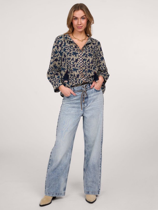 Ontdek de Katoenmix top met print van Summum in de kleur donkerblauw bij Orangebag. Op werkdagen voor 21:45 besteld, morgen in huis.