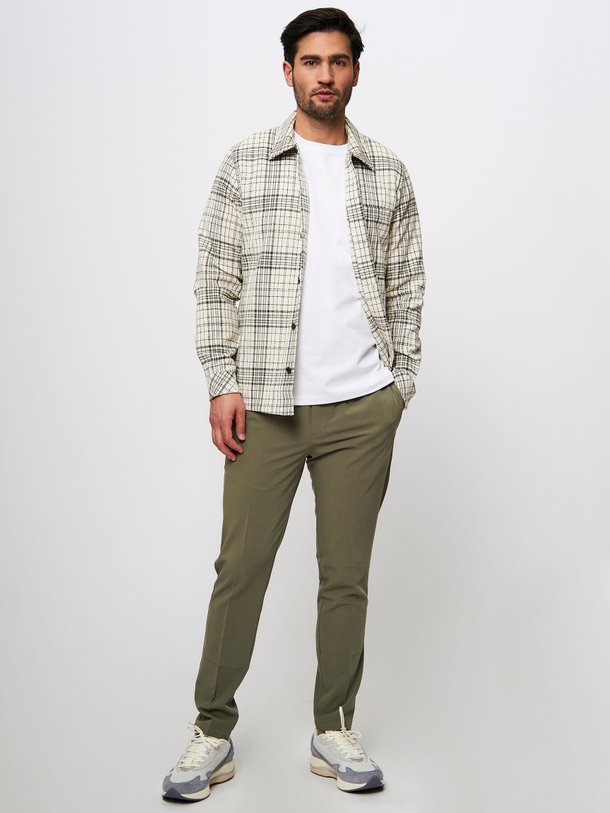 Ontdek de Taka katoenmix overshirt met geruit dessin van Samsoe Samsoe in de kleur olijfgroen bij Orangebag. Op werkdagen voor 21:45 besteld, morgen in huis.