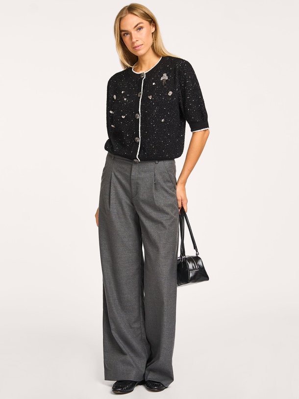 Ontdek de Paula viscosemix gemêleerde broek van Gestuz in de kleur donkergrijs bij Orangebag. Op werkdagen voor 21:45 besteld, morgen in huis.