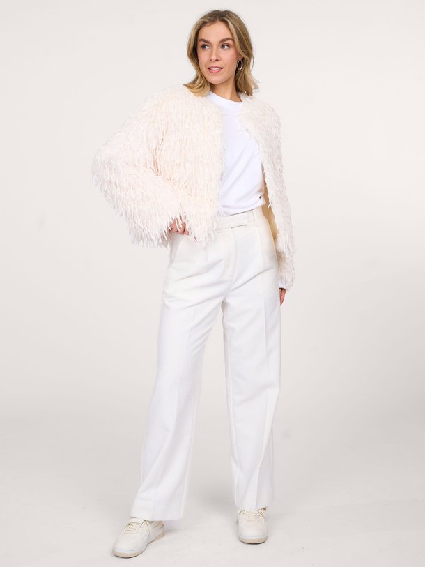 Ontdek de Cosie wolmix broek met structuur van Second Female in de kleur off-white bij Orangebag. Op werkdagen voor 21:45 besteld, morgen in huis.