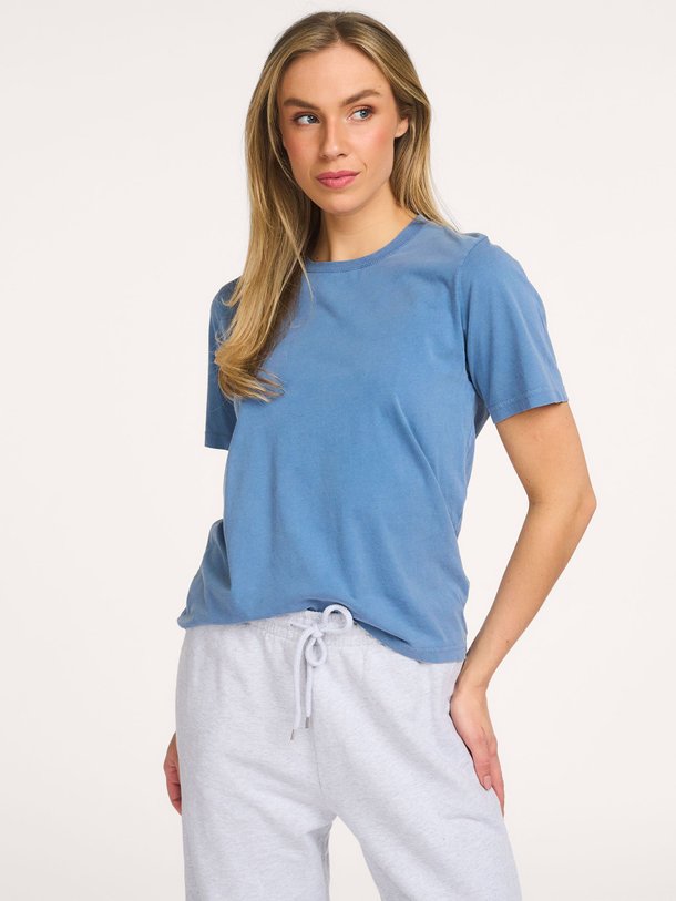 Ontdek de Organic cotton T-shirt van Colorful Standard in de kleur Blauw bij Orangebag. Op werkdagen voor 21:45 besteld, morgen in huis.
