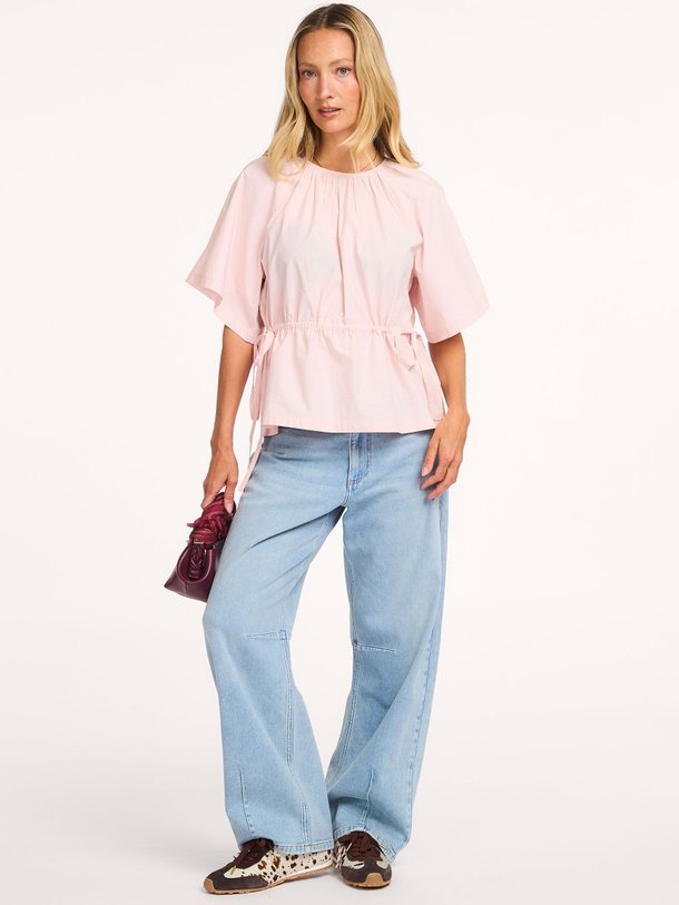 Ontdek de Vilbert organic cotton top van Modstrom in de kleur Lichtroze bij Orangebag. Op werkdagen voor 21:45 besteld, morgen in huis.