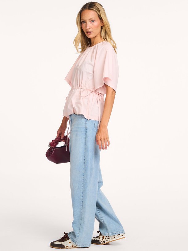 Ontdek de Vilbert organic cotton top van Modstrom in de kleur Lichtroze bij Orangebag. Op werkdagen voor 21:45 besteld, morgen in huis.