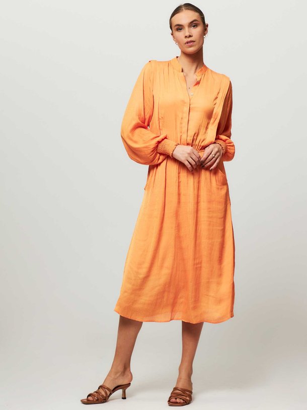 Ontdek de Cassie geweven jurk met dessin van Co'Couture in de kleur oranje bij Orangebag. Op werkdagen voor 21:45 besteld, morgen in huis.