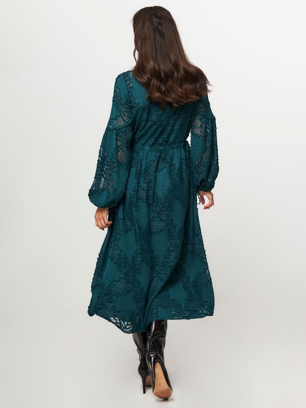 Ontdek de Alicia geweven maxi jurk met dessin van Hofmann Copenhagen in de kleur donkergroen bij Orangebag. Op werkdagen voor 21:45 besteld, morgen in huis.