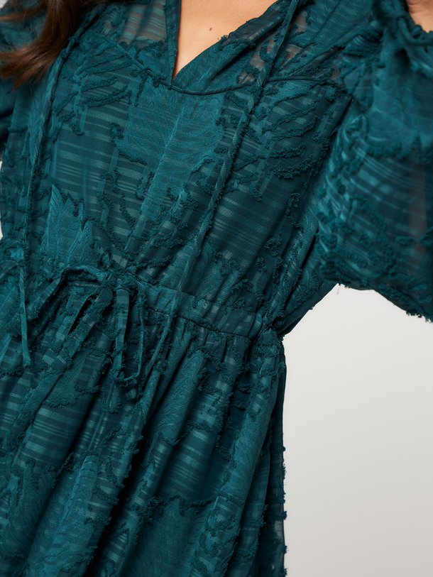 Ontdek de Alicia geweven maxi jurk met dessin van Hofmann Copenhagen in de kleur donkergroen bij Orangebag. Op werkdagen voor 21:45 besteld, morgen in huis.