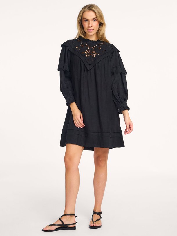 Ontdek de Bowie linnen jurk van By-Bar in de kleur Zwart bij Orangebag. Op werkdagen voor 21:45 besteld, morgen in huis.