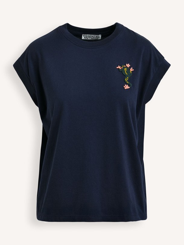 Ontdek de Jungala katoenen T-shirt van Essentiel Antwerp in de kleur Donkerblauw bij Orangebag. Op werkdagen voor 21:45 besteld, morgen in huis.