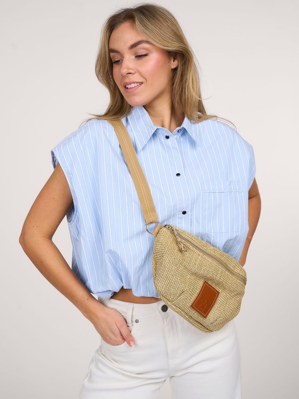 Ontdek de Greg katoenen gestreepte blouse van Bellerose in de kleur lichtblauw bij Orangebag. Op werkdagen voor 21:45 besteld, morgen in huis.