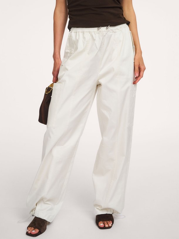 Ontdek de CMSHINEY-PANTS van Copenhagen Muse bij Orangebag. Op werkdagen voor 21:45 besteld, morgen in huis.